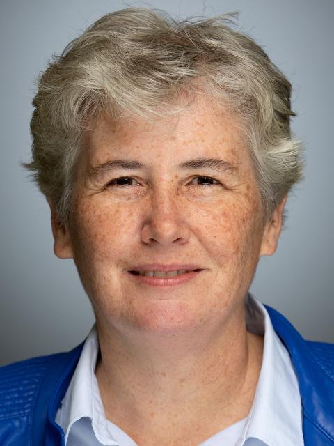 Professor Jennifer Grant, biology